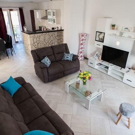 Apartments Mario Malinska Ngoại thất bức ảnh