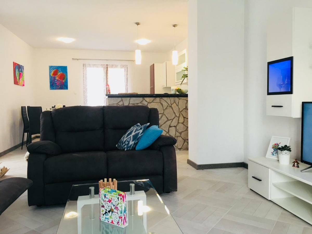 Apartments Mario Malinska Ngoại thất bức ảnh