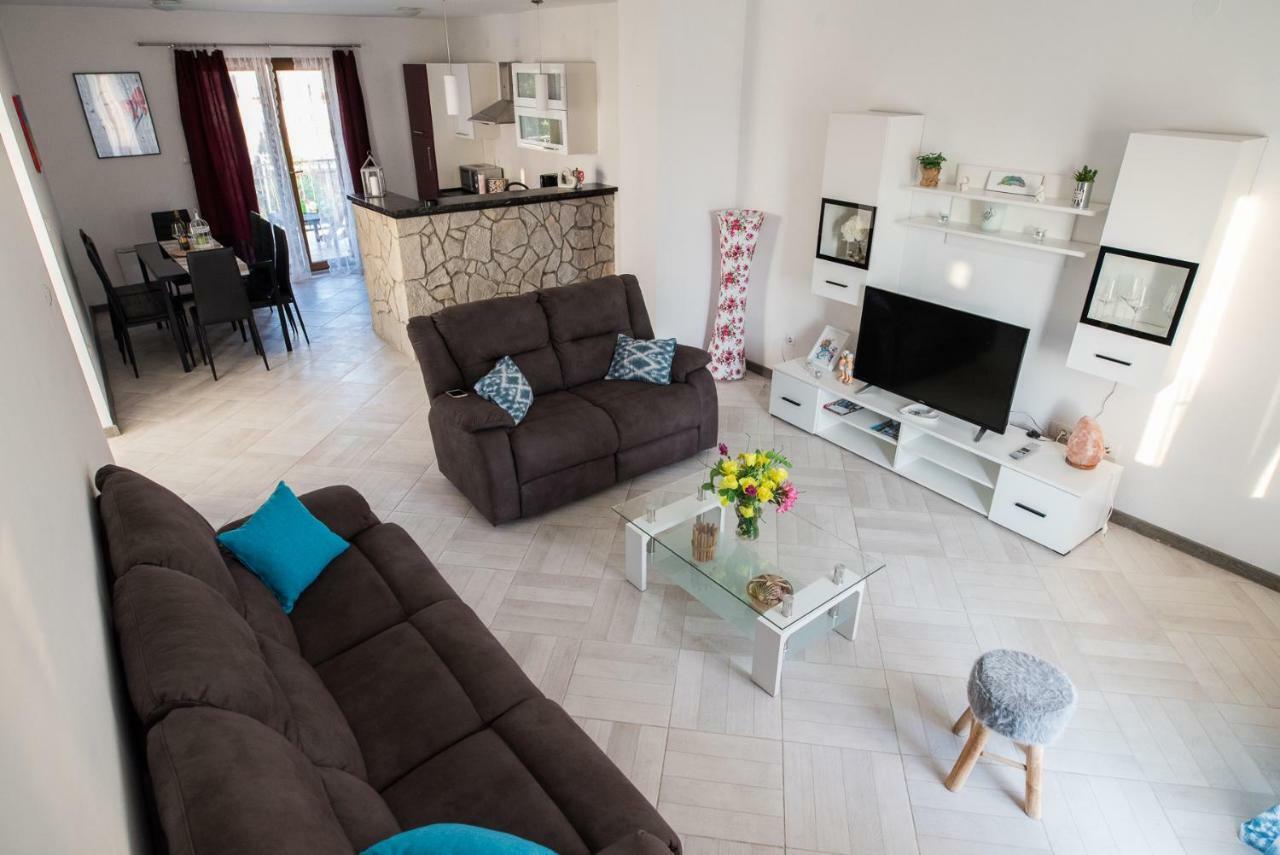 Apartments Mario Malinska Ngoại thất bức ảnh