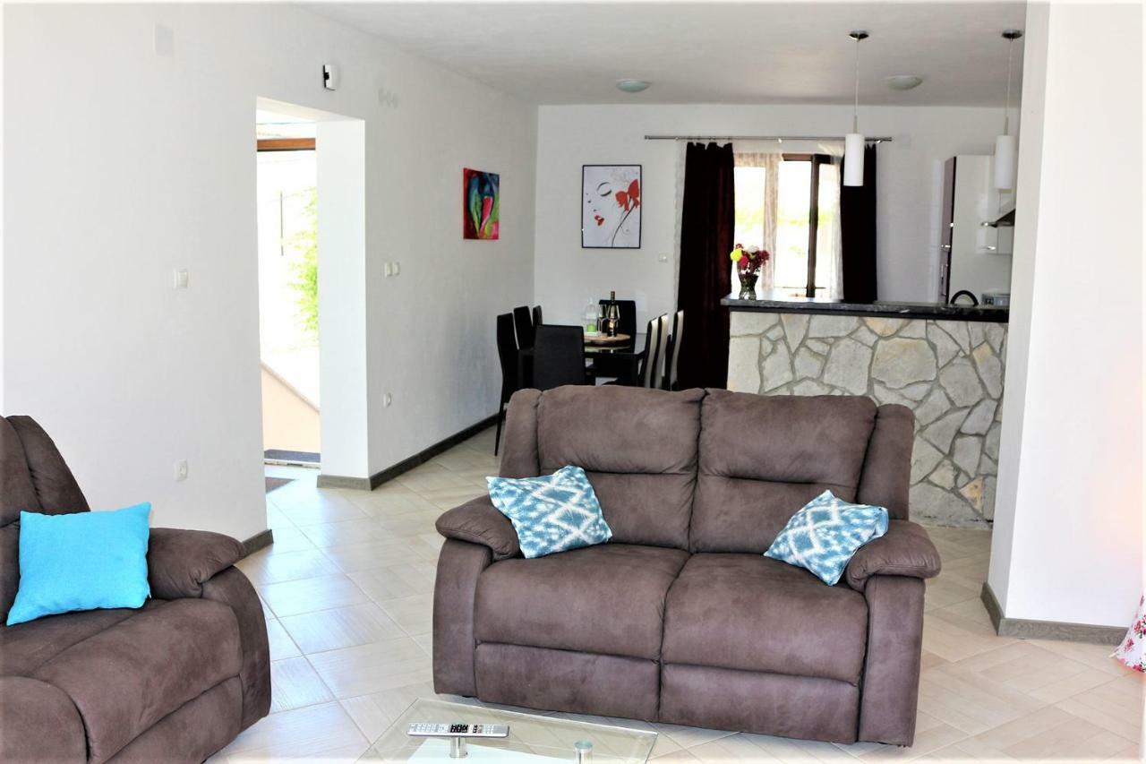 Apartments Mario Malinska Ngoại thất bức ảnh