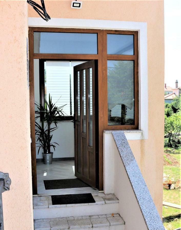 Apartments Mario Malinska Ngoại thất bức ảnh