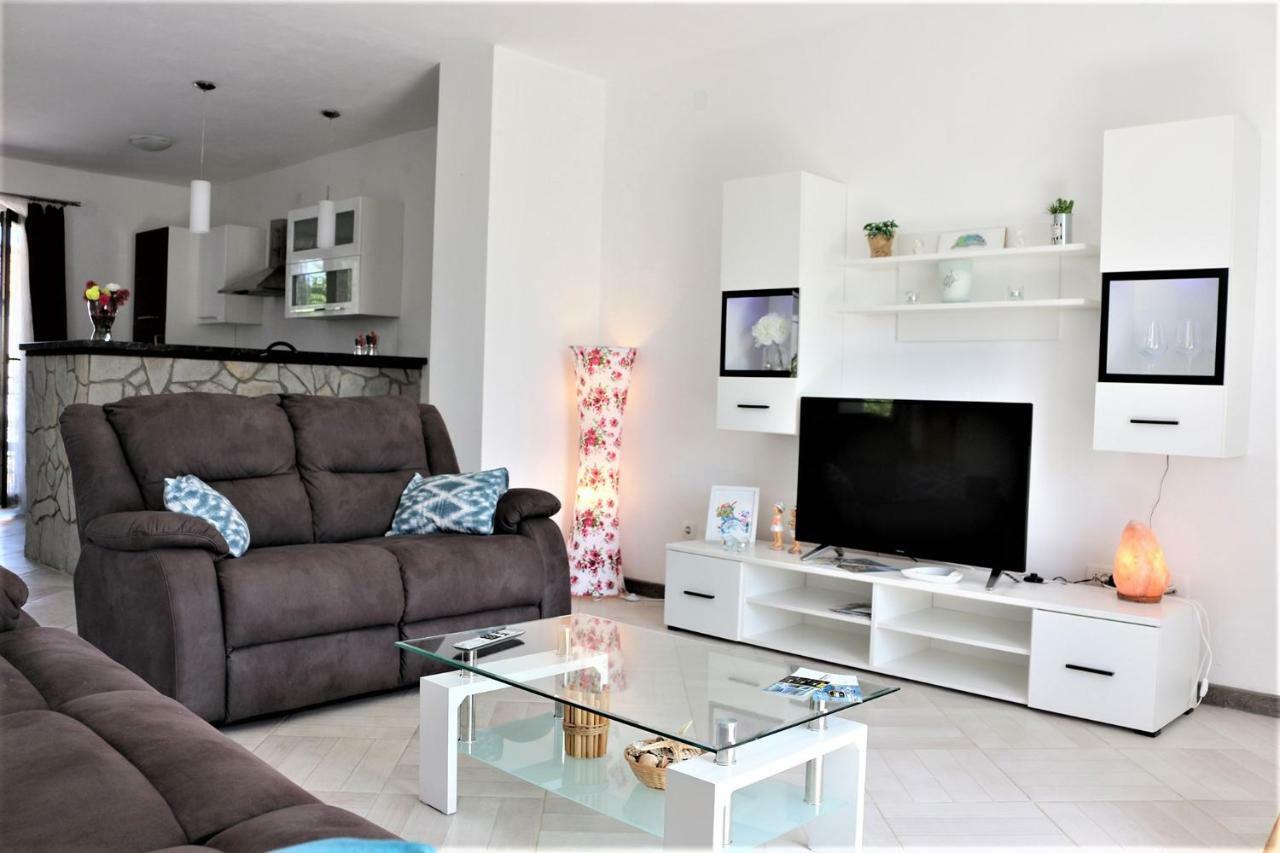Apartments Mario Malinska Ngoại thất bức ảnh
