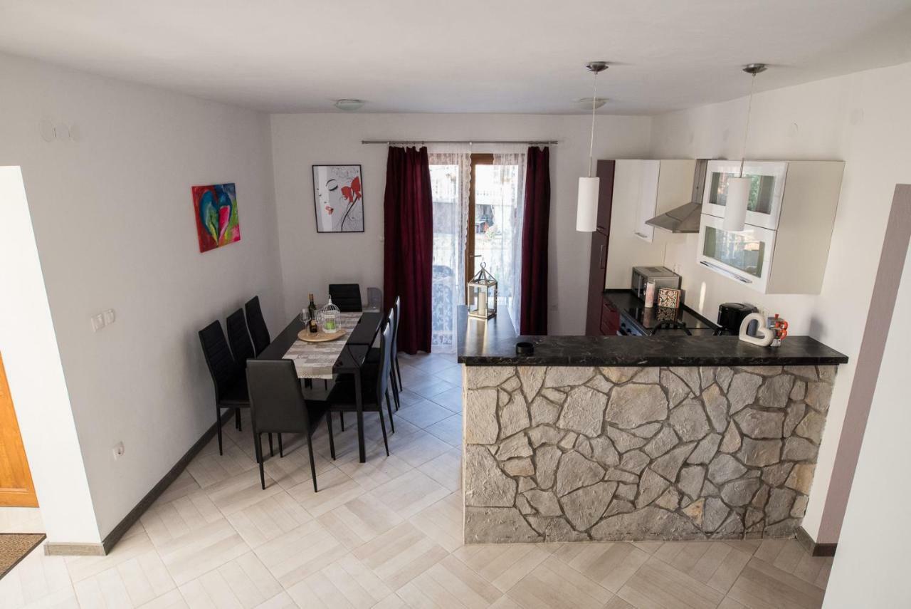 Apartments Mario Malinska Ngoại thất bức ảnh