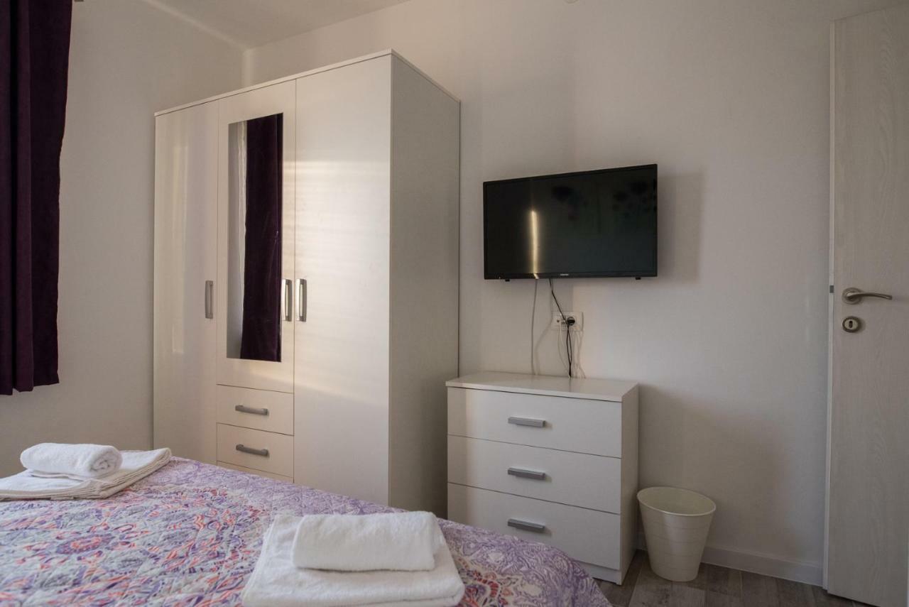 Apartments Mario Malinska Ngoại thất bức ảnh